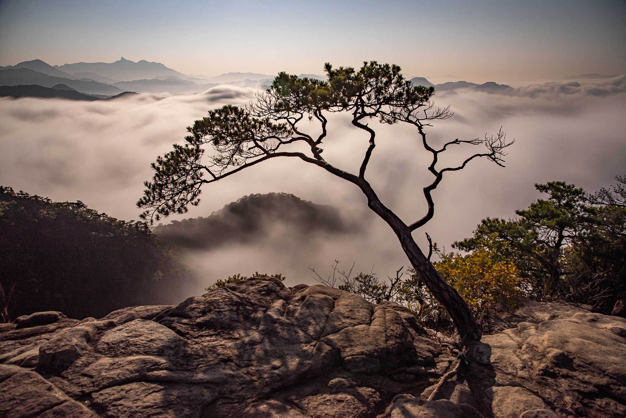 홍석_달빛의 월악.jpg
